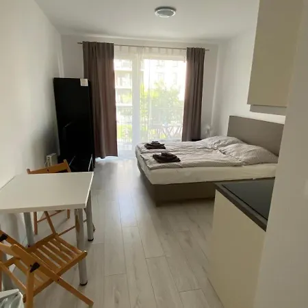 1 With Terrace, Slnecnice